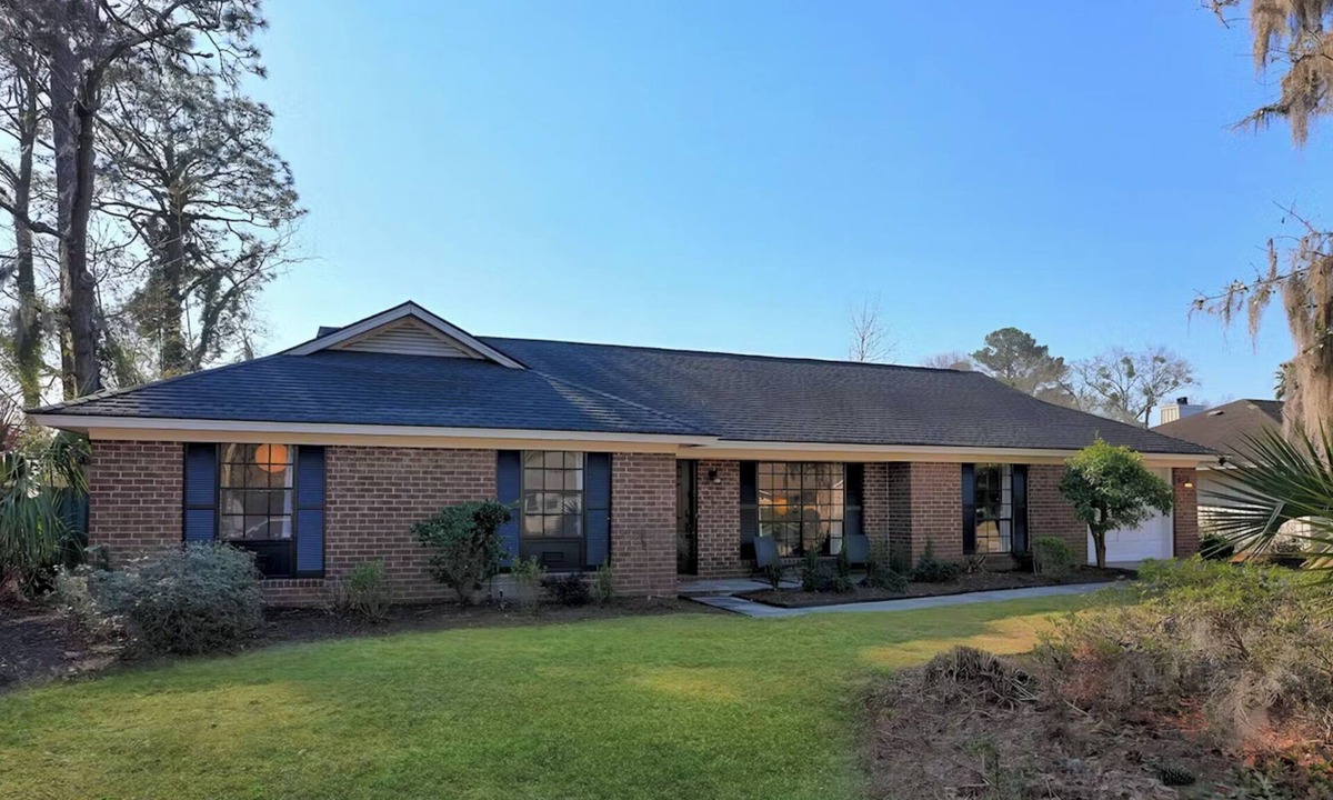 Whitemarsh Island House | Charming 3-bedroom Coastal Vacation Home near the beach and downtown Savannah