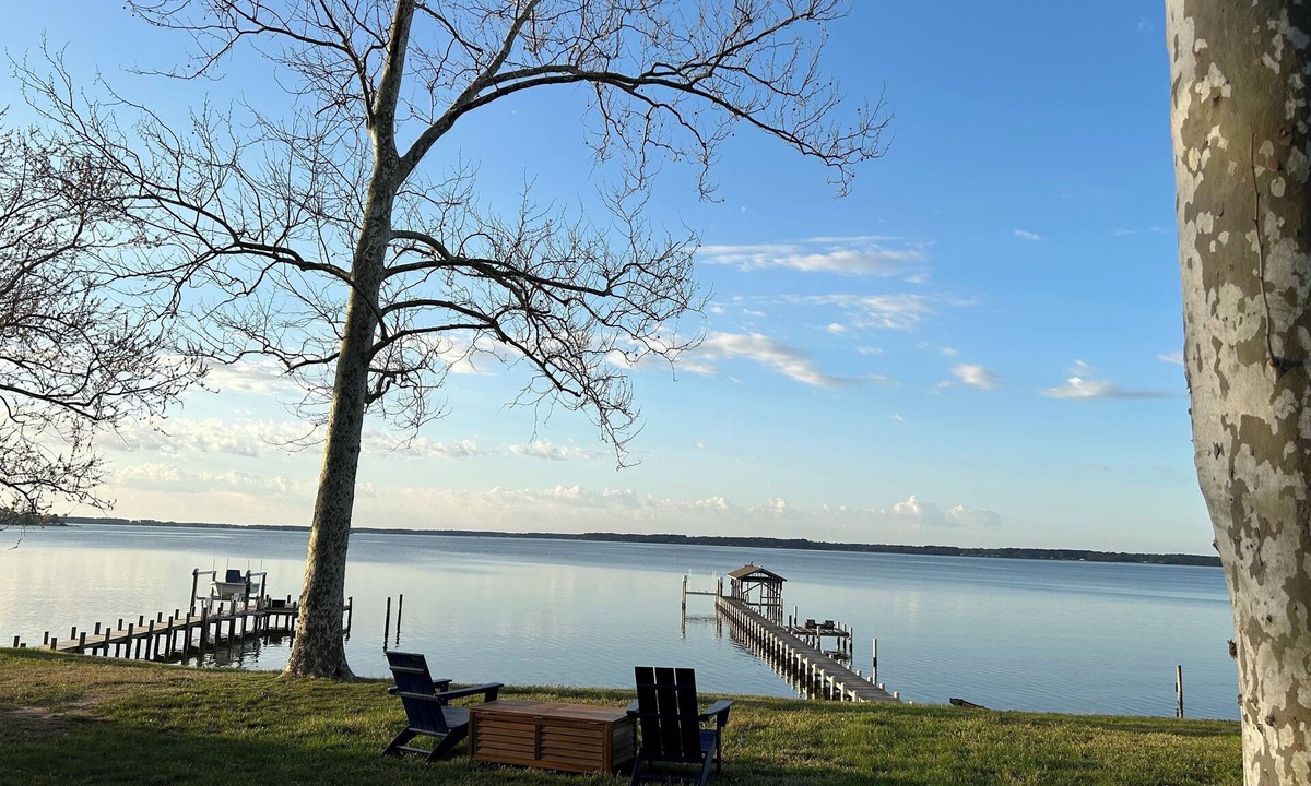 Deltaville House | Charming 3-bedroom house in Deltaville with Stunning Views and Beautiful garden!