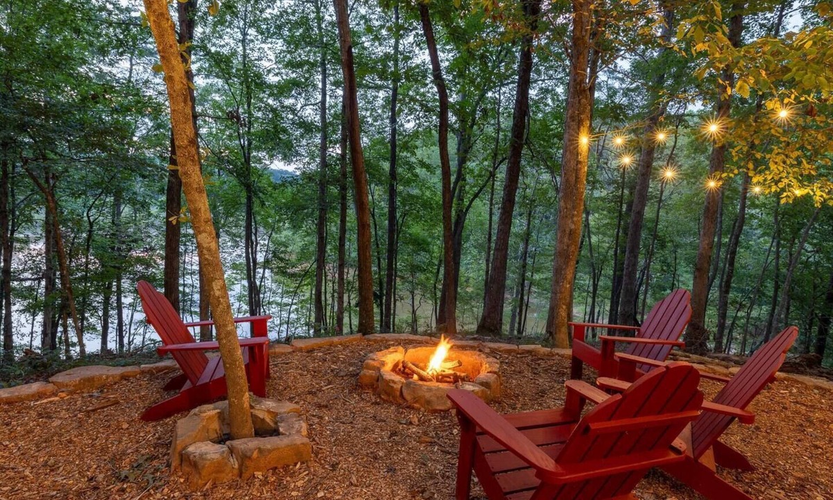 Lula Cottage | 🌿 Charming, cozy cottage on the quiet northern end of Lake Lanier, ideal for peaceful escapes, deep relaxation, and time to reconnect with nature away from the city.