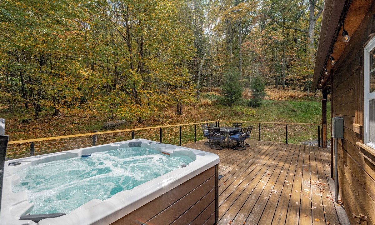 McHenry Cabin | Charming Dog Friendly Retreat w/Hot Tub