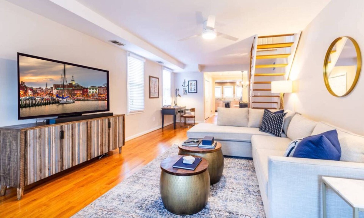 Eastport House | Charming Eastport Home with Modern Comforts & Parking Dog-Friendly & Steps to Shops with Backyard