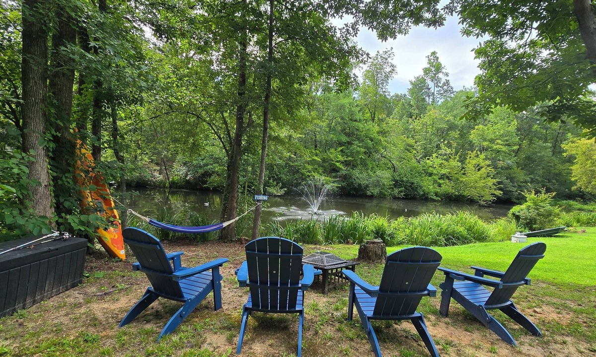 Lexington House | Charming Farmstay Retreat with Luxury Comforts in Lexington