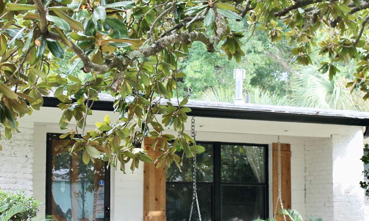 Fort Walton Beach House | Charming Florida Cottage Walking Distance to the Bay!