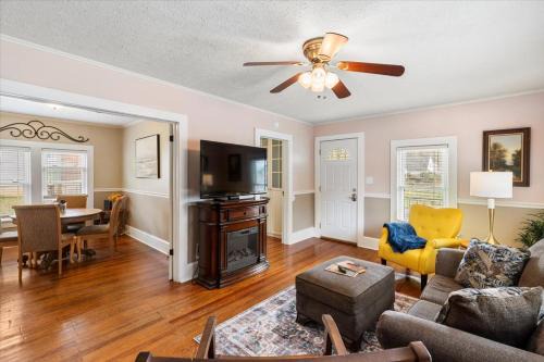 Galax House | Charming Galax Retreat! Pet Friendly! Minutes from New River! Hill Haven