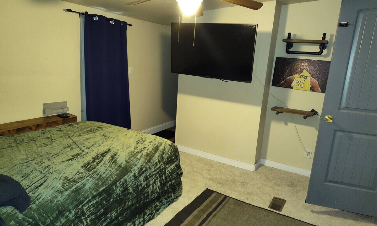 Wilson House | Charming house w/WiFi and AC in tranquil Wilson,walking distance to brewmasters