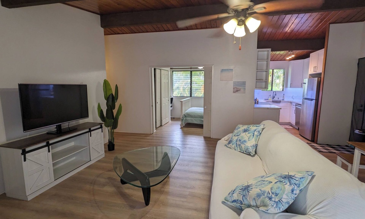 Kailua House | Charming Kailua Hillside 2 bedroom, 1.5 bath w/split AC, ceiling fans, WiFi