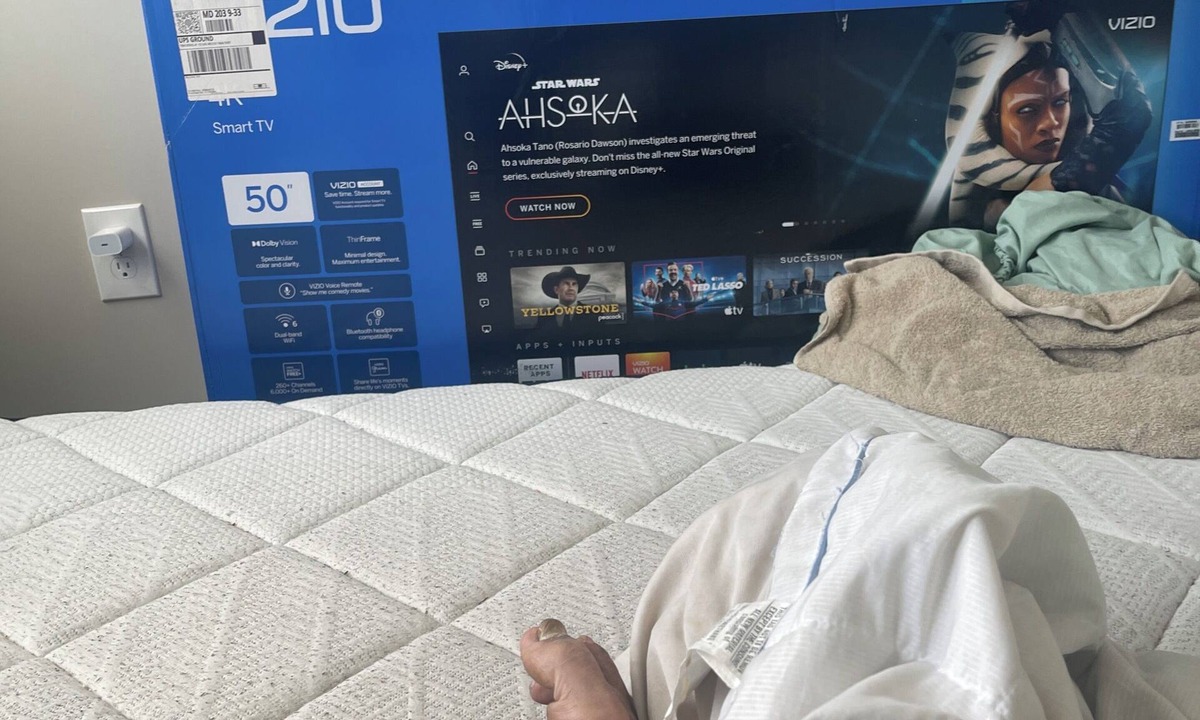 Historic District Bed & Breakfast | Charming Living room in beautiful Annapolis with AC discount long stay