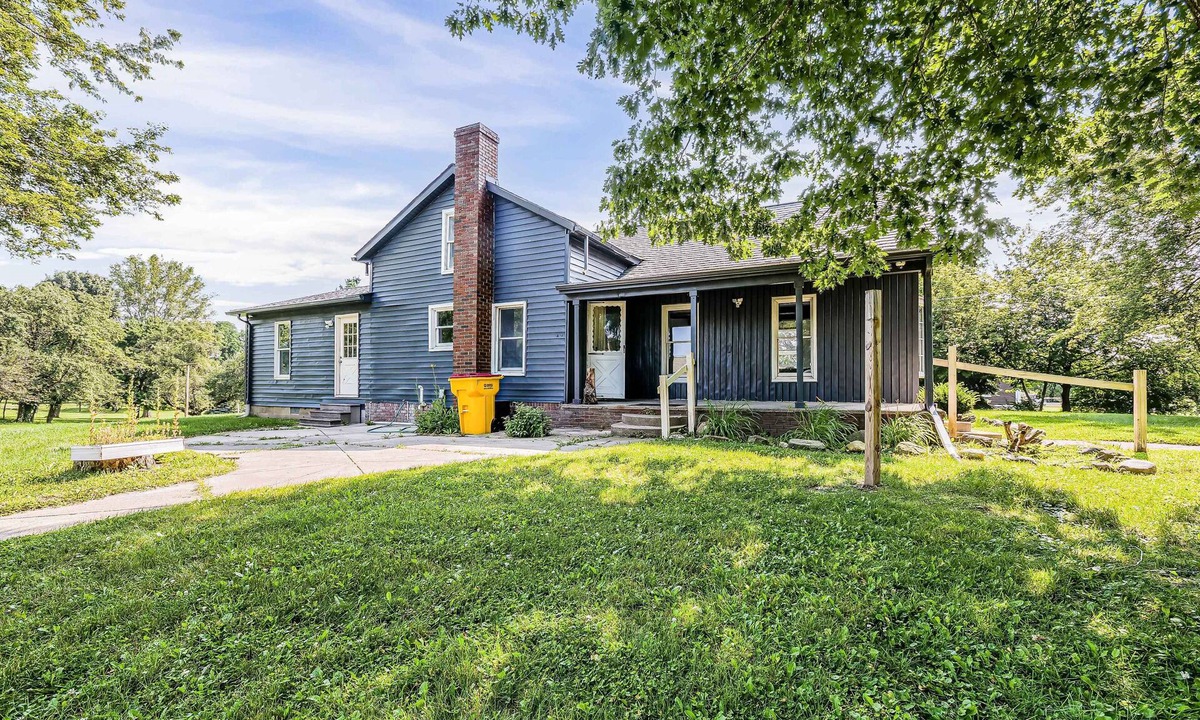 Allenton House | Charming old farmhouse, spacious 2-bedroom on 2+ acres