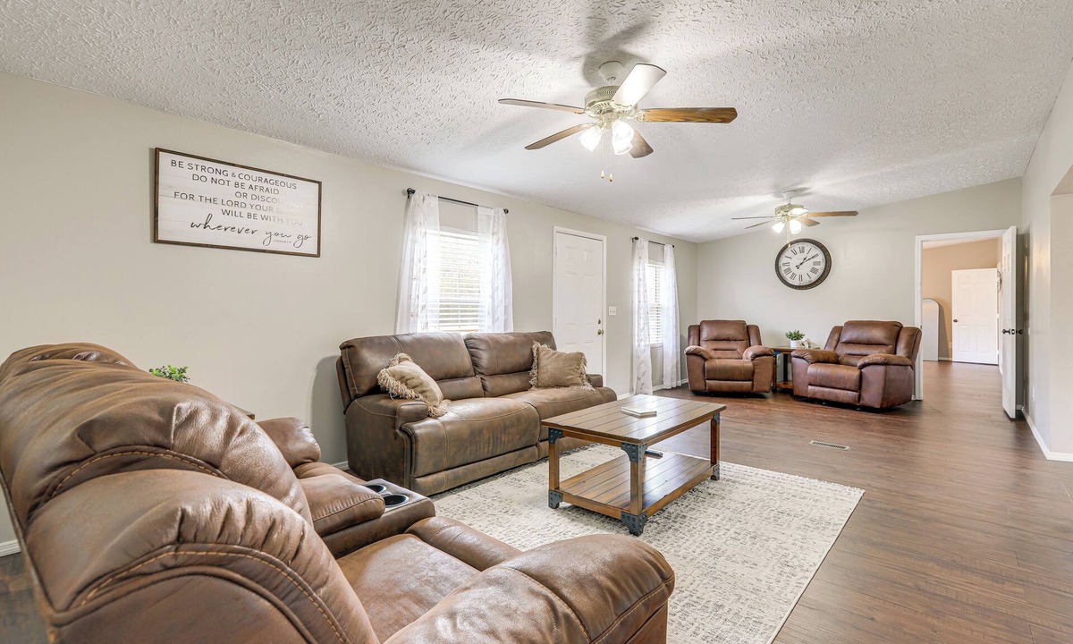Rupert House | Charming Retreat w/Games & Yard in Oglethorpe!