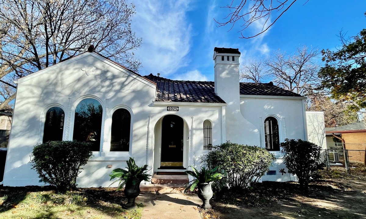 Sayles Blvd. Area House | Charming Spanish Revival Villa, Historic Sayles Neighborhood, Sleeps 8!