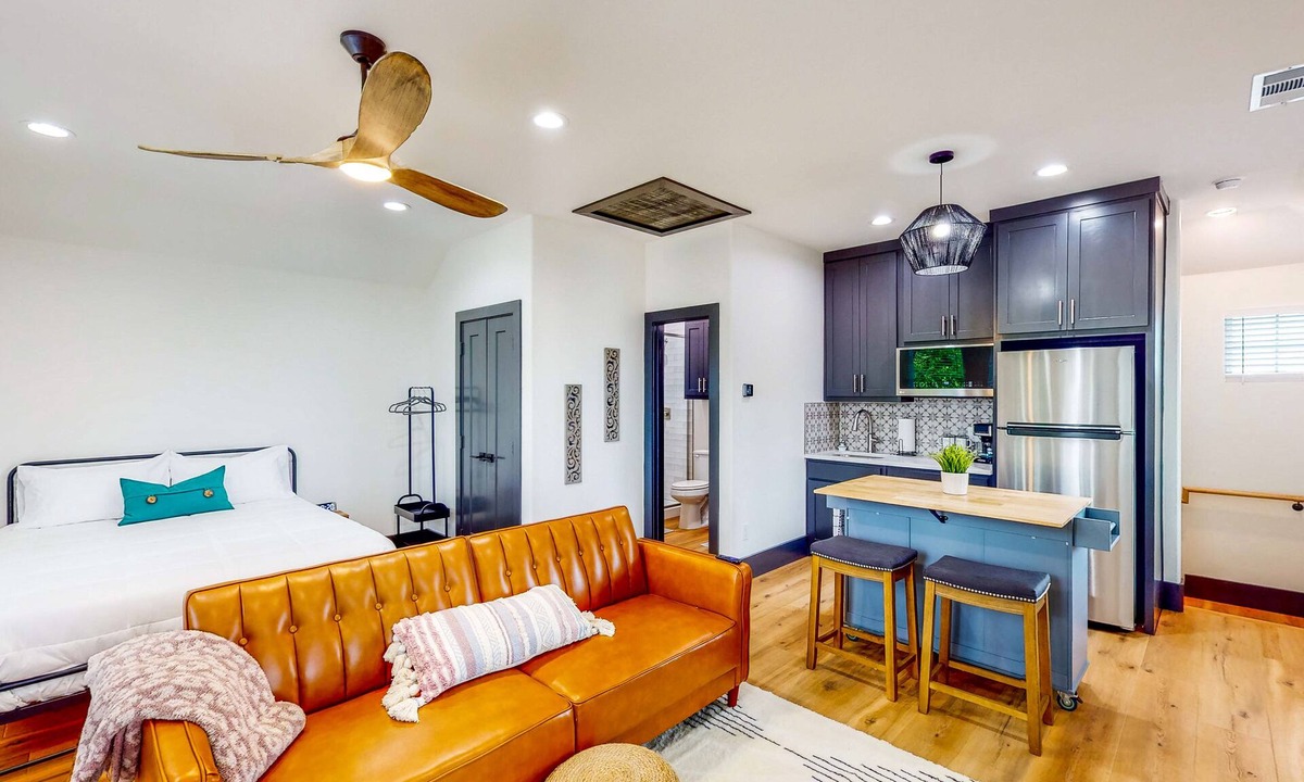 McKinney House | Charming studio with kitchenette, central AC