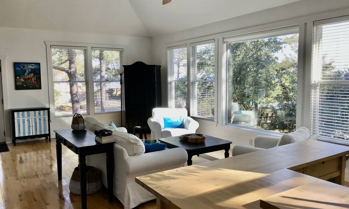 Point Harbor Apartment | Charming Waterfront Studio w/Private Sandy Beach