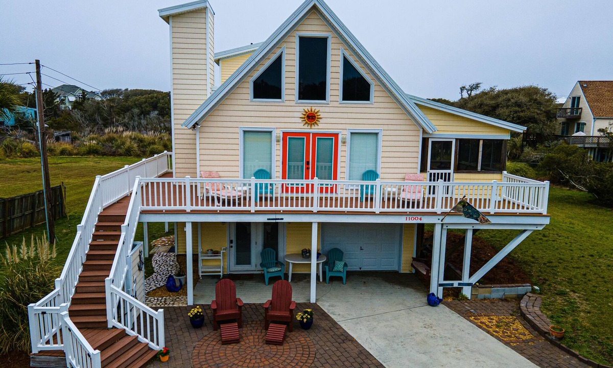 The Point House | Check out this Gem at The Point!
