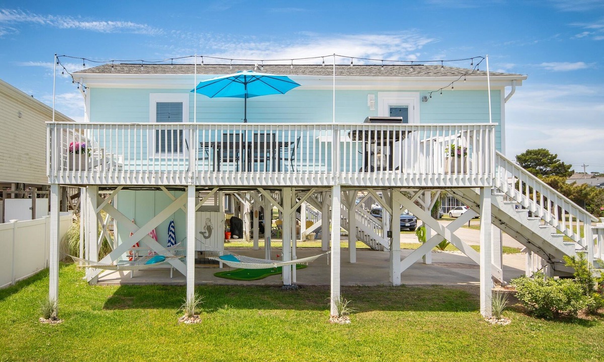 Cherry Grove Beach House | Cherry Grove Beach Steps To The Ocean Pet Friendly!