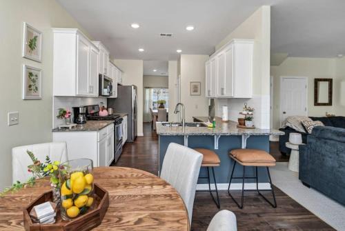 Chapin House | Cherry Meadow 5BR Escape