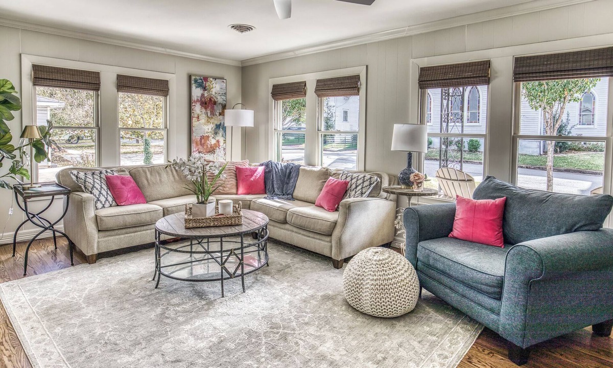 Brenham House | Chic Brenham Bungalow | Wine Country Escape Steps from Downtown Boutiques
