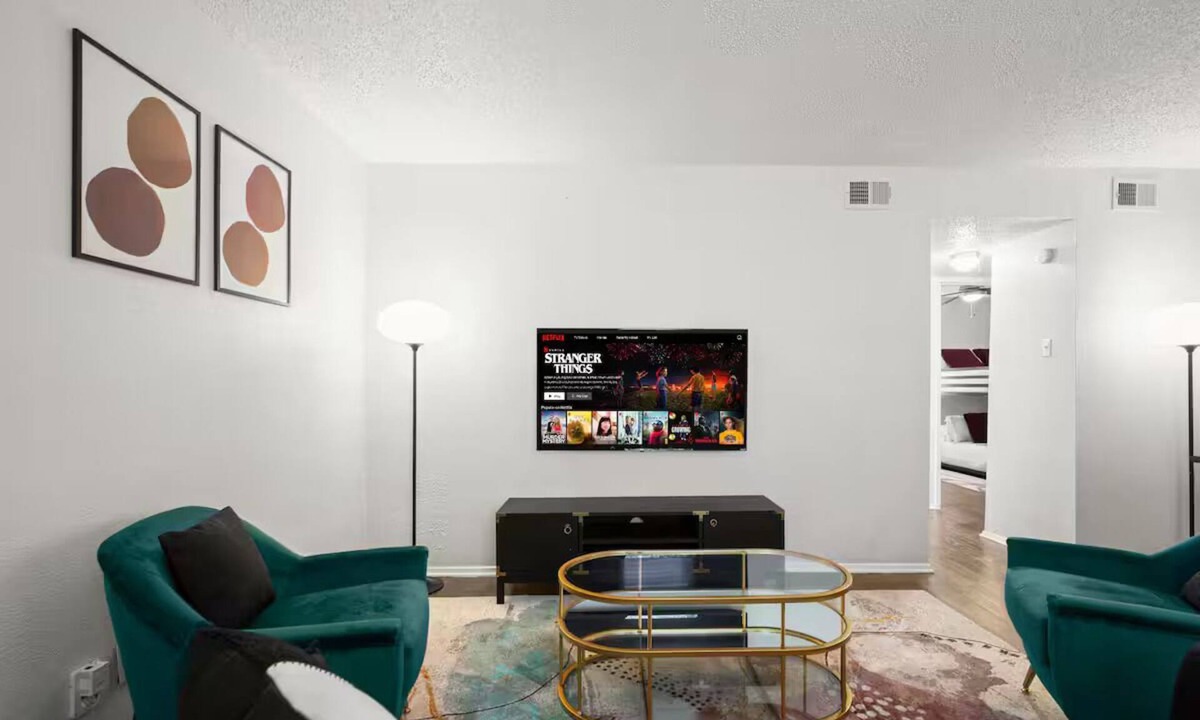 Zilker House | Chic & Cozy Zilker Park 2BR Walkable & Stylish
