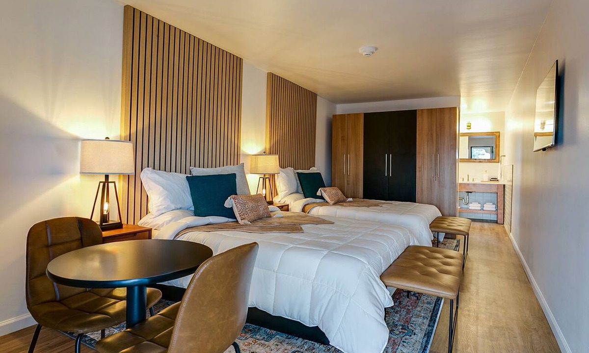 San Angelo Hotel | Chic Queen Room in Downtown Boutique Hotel – Walk to Shops, Dining & Attractions
