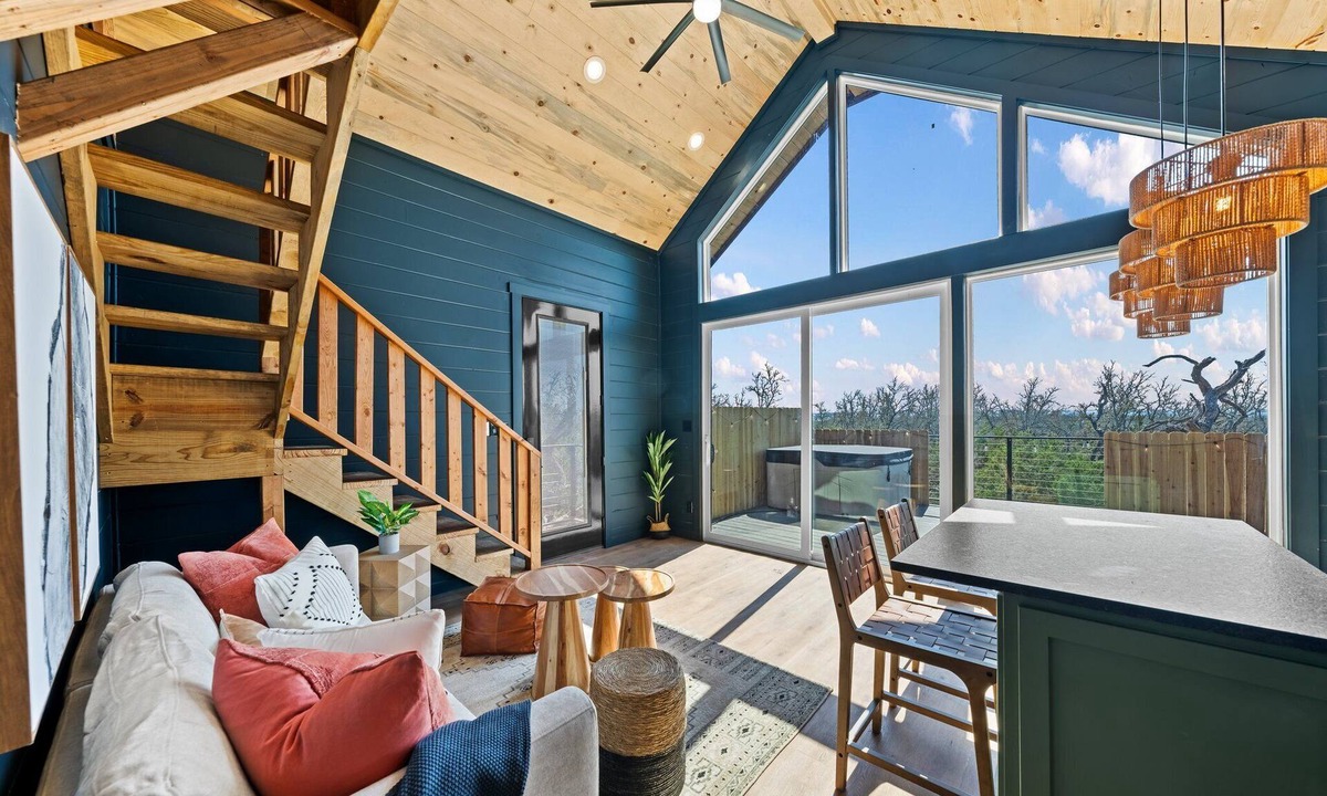 Fredericksburg House | Chin 3