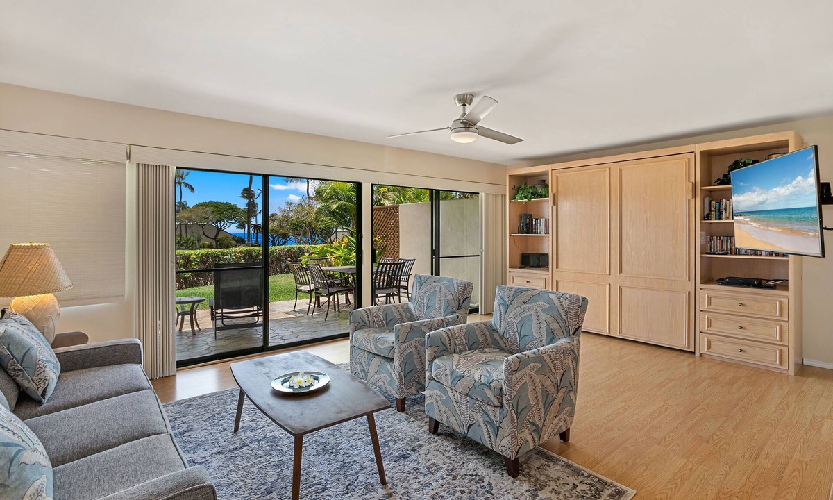 Kihei Condo | Christmas available at beautiful oceanview Maui Kamaole I-103
