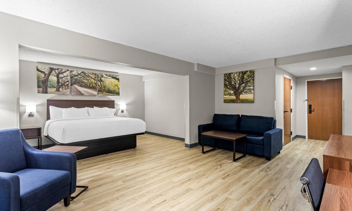 Jesup Hotel | Clarion Pointe Jesup