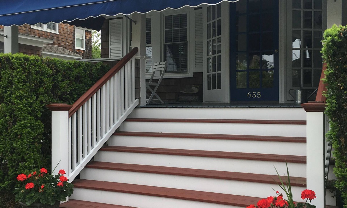 Avon House | CLASSIC BAYHEADER 5 min walk to Beach. 4 Bedrm, Sleeps 8. AUG 22 - 29 AVAILABLE!