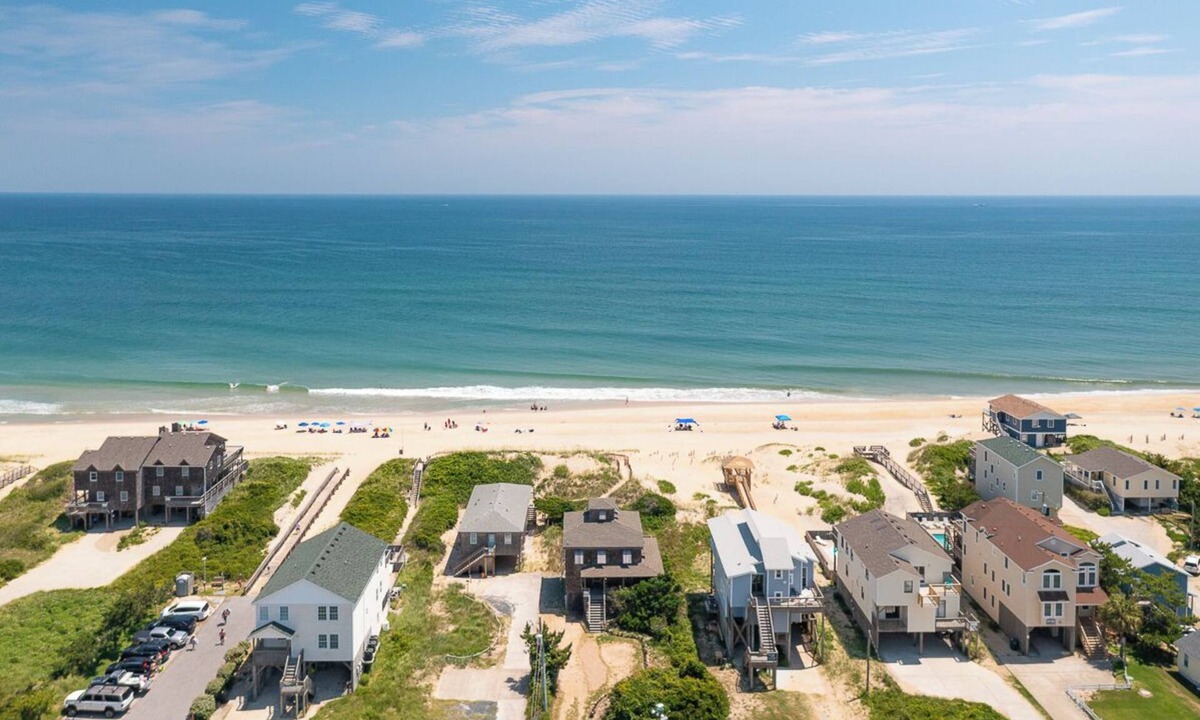 South Nags Head House | Classic oceanfront cottage with incredible crow's nest views!