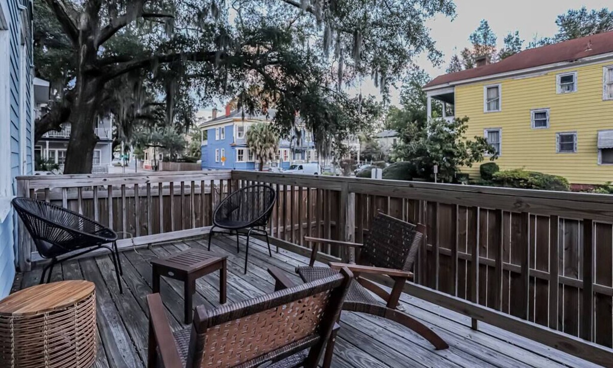 Metropolitan House | Clean Suite: Downtown Starland Yard Forsyth Park - Lower