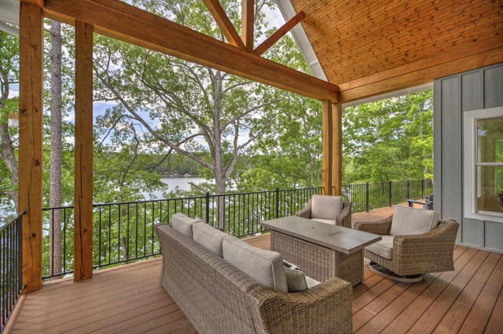 West Union House | Clear Sail Way