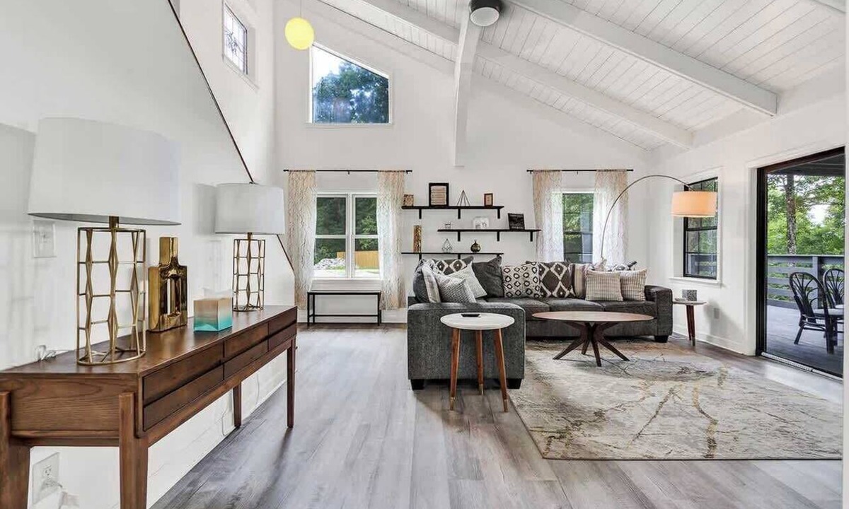 Sewanee House | Cliffside Mountain Retreat Near Sewanee | Sleeps 14
