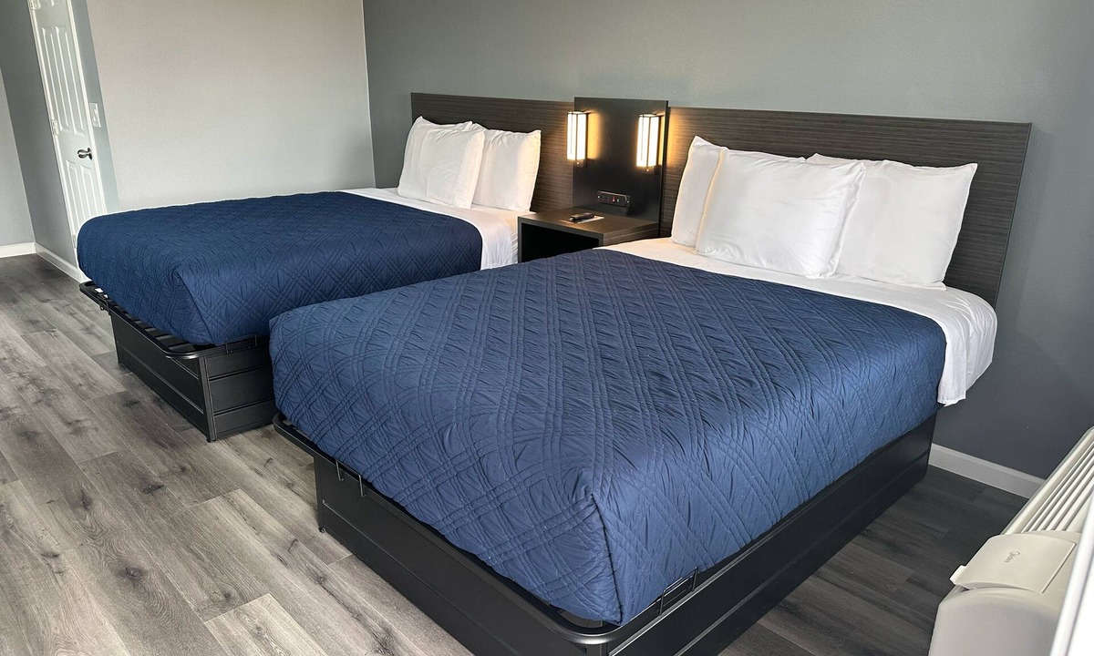 Long Mott Hotel | Coastal Bend at Seadrift, Motel & RV Park