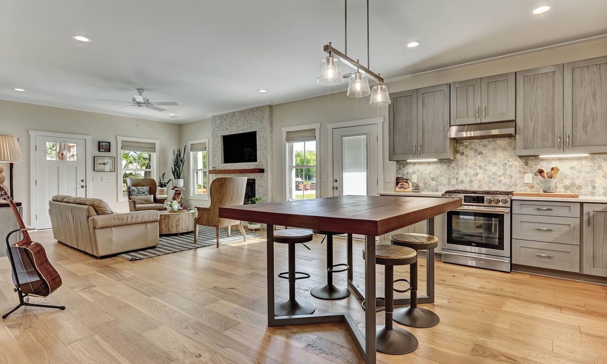 Midtown Cottage | Coastal Cottage in the Low Country!
