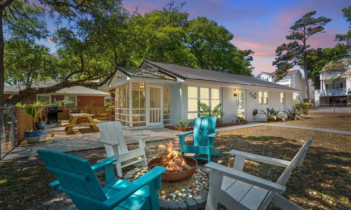 Surfside Beach House | Coastal Cottage- 3 Bedroom