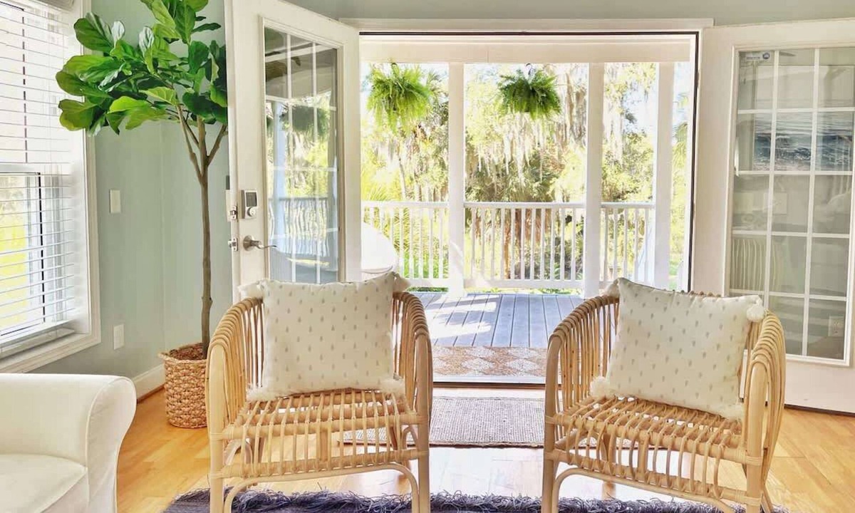 Savannah House | Coastal Home w Spa Midway to Historic Savannah & Tybee Beach