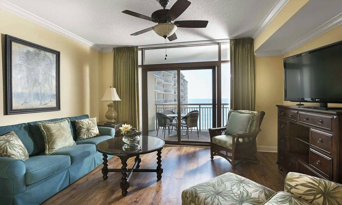 Windy Hill Hotel | Coastal Villa | Steps to Beach | North Myrtle Beach