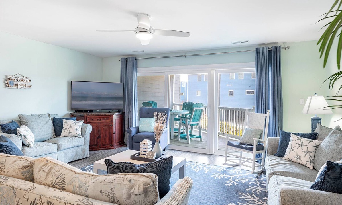 Indian Beach Condo | Colony By the Sea 106, Oceanside Condo in Salter Path NC