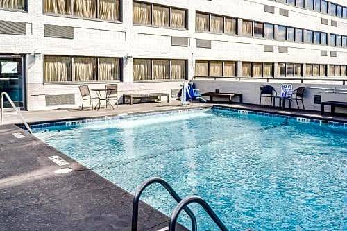 Downtown Charleston Hotel | Comfort Inn Downtown Charleston