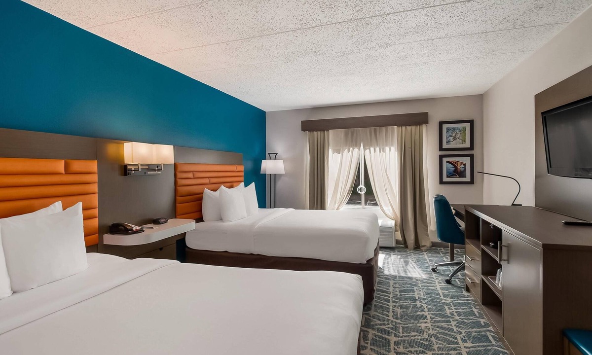Seven Corners Hotel | Comfort Inn Falls Church - Tysons Corner