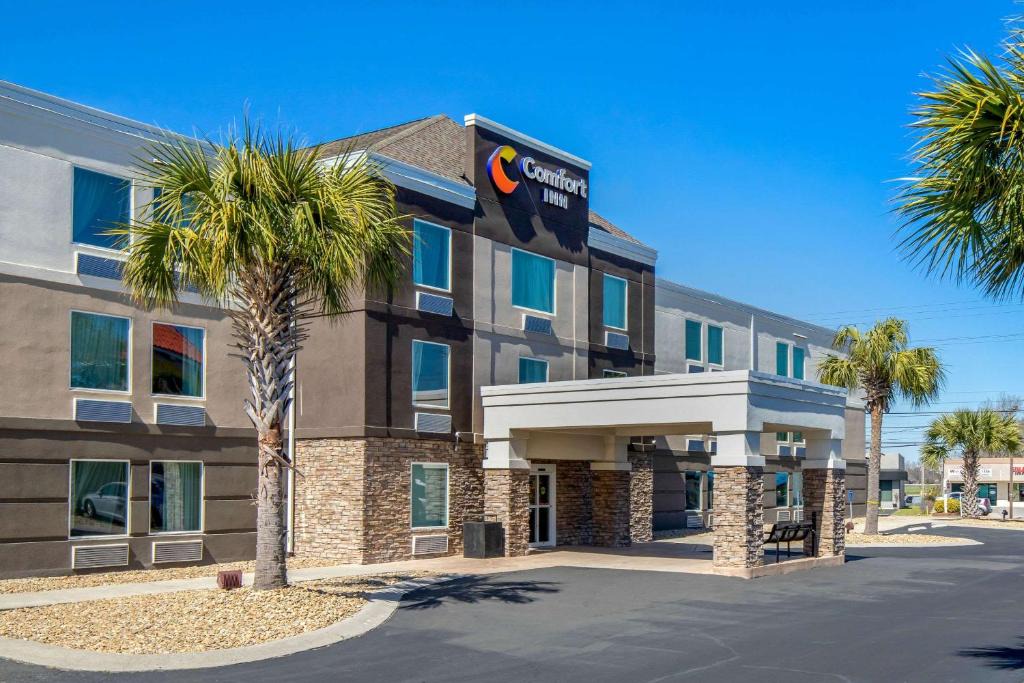 Windy Hill Hotel | Comfort Inn N Myrtle Beach Barefoot Landing