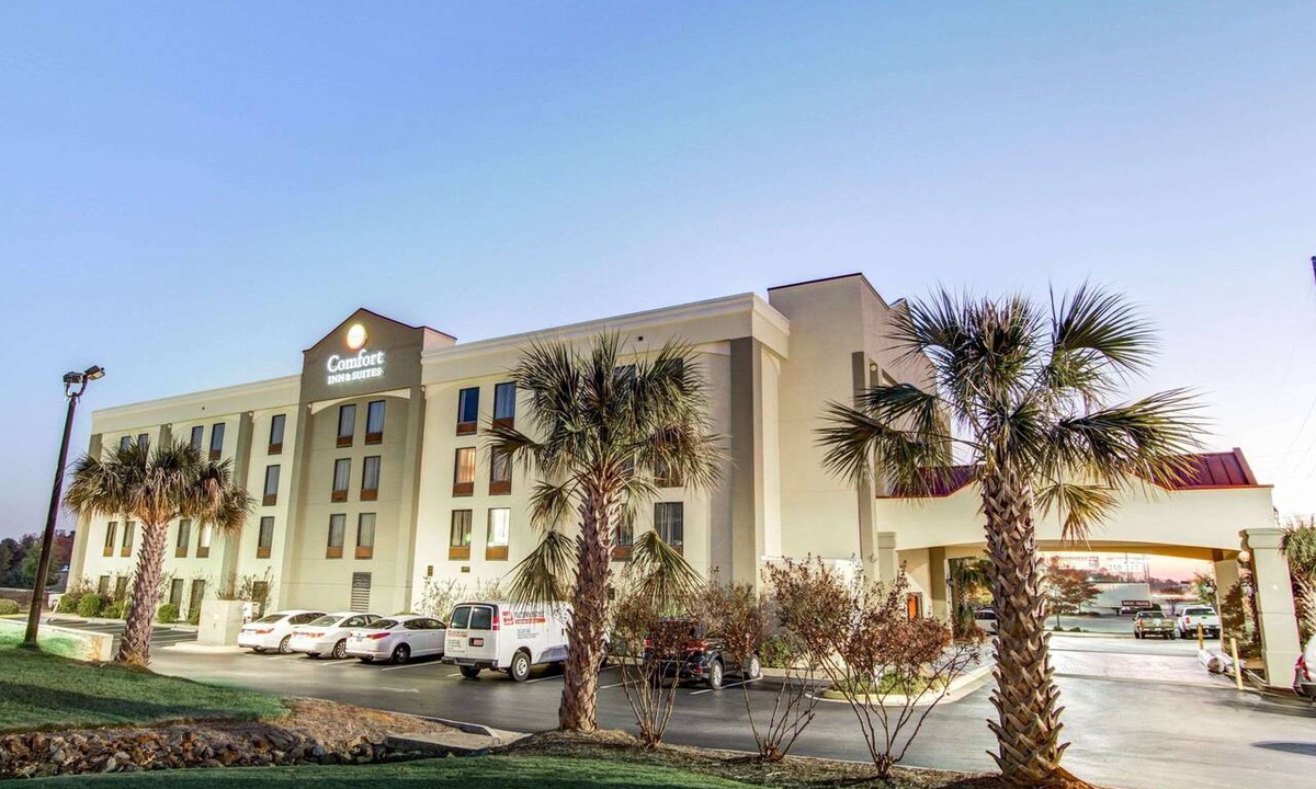 Athens Hotel | Comfort Inn & Suites Athens North