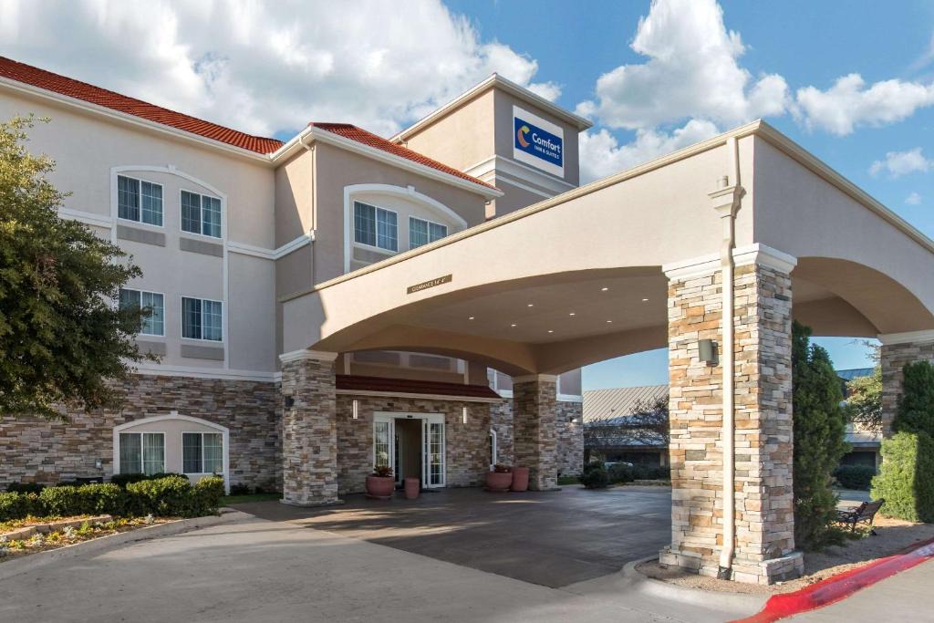Cedar Hill Hotel | Comfort Inn & Suites Cedar Hill Duncanville