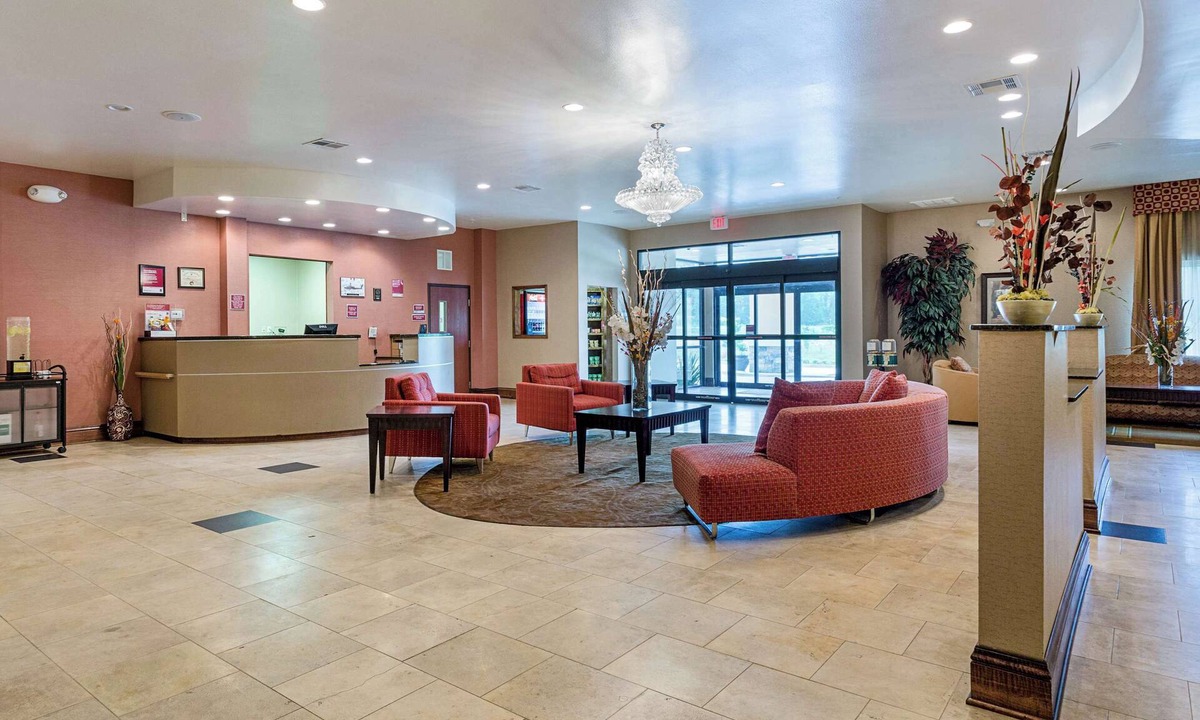 Leesville Hotel | Comfort Suites Leesville near Fort Johnson
