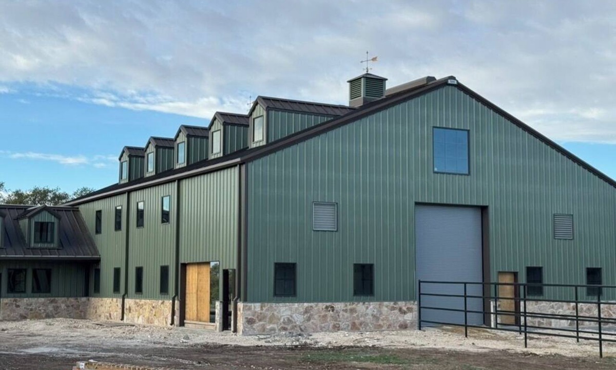 Lampasas Condo | Coming Soon! Immersive Giraffe experience in our rustic luxurious condo.