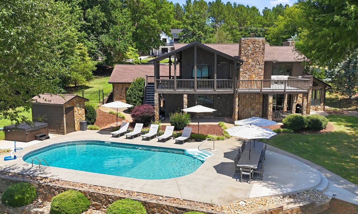 Denver House | Completely Renovated - Ideal for up to 16 with private pool, hot tub, arcade and great amenities!