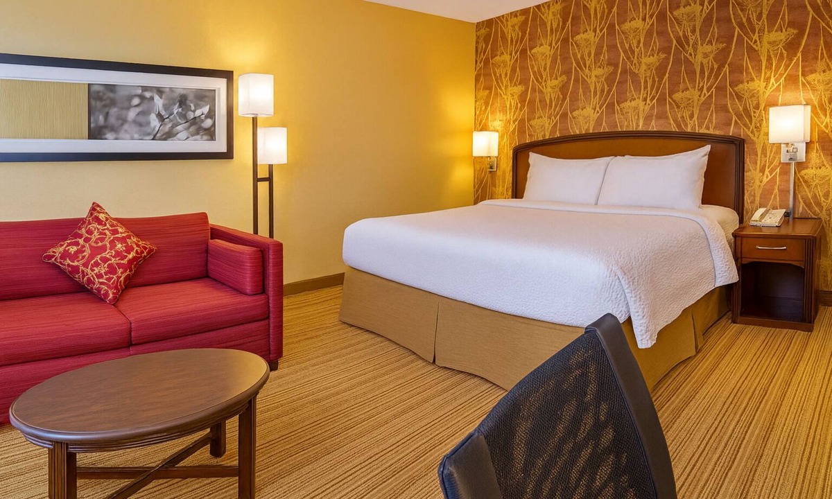 Durham Hotel | Convenient Countryside Stay! Free Parking, Pool, Near Parkside Town Commons