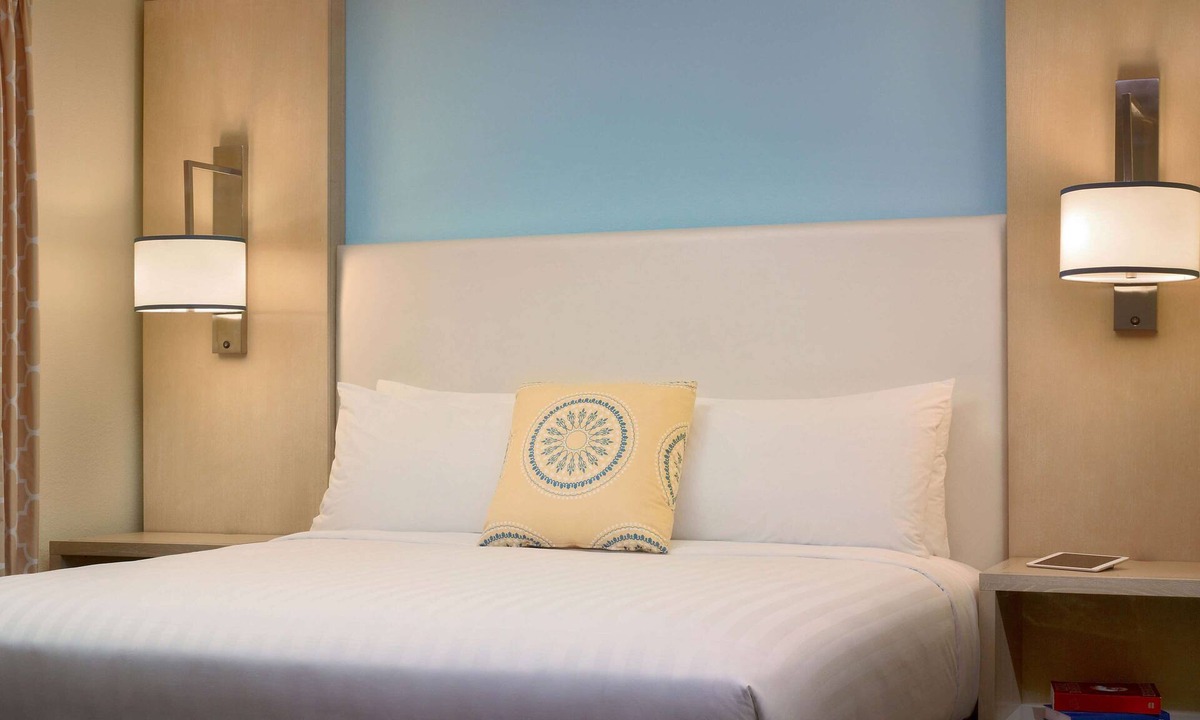 The Galleria Hotel | Convenient Stay! 2 Spacious Units, Kitchen, Free Parking, Pets Allowed