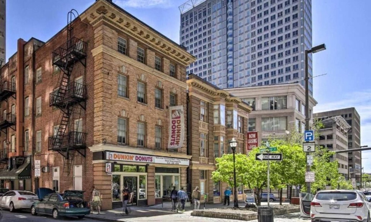 Downtown Baltimore Apartment | Convention Center corporate apartments