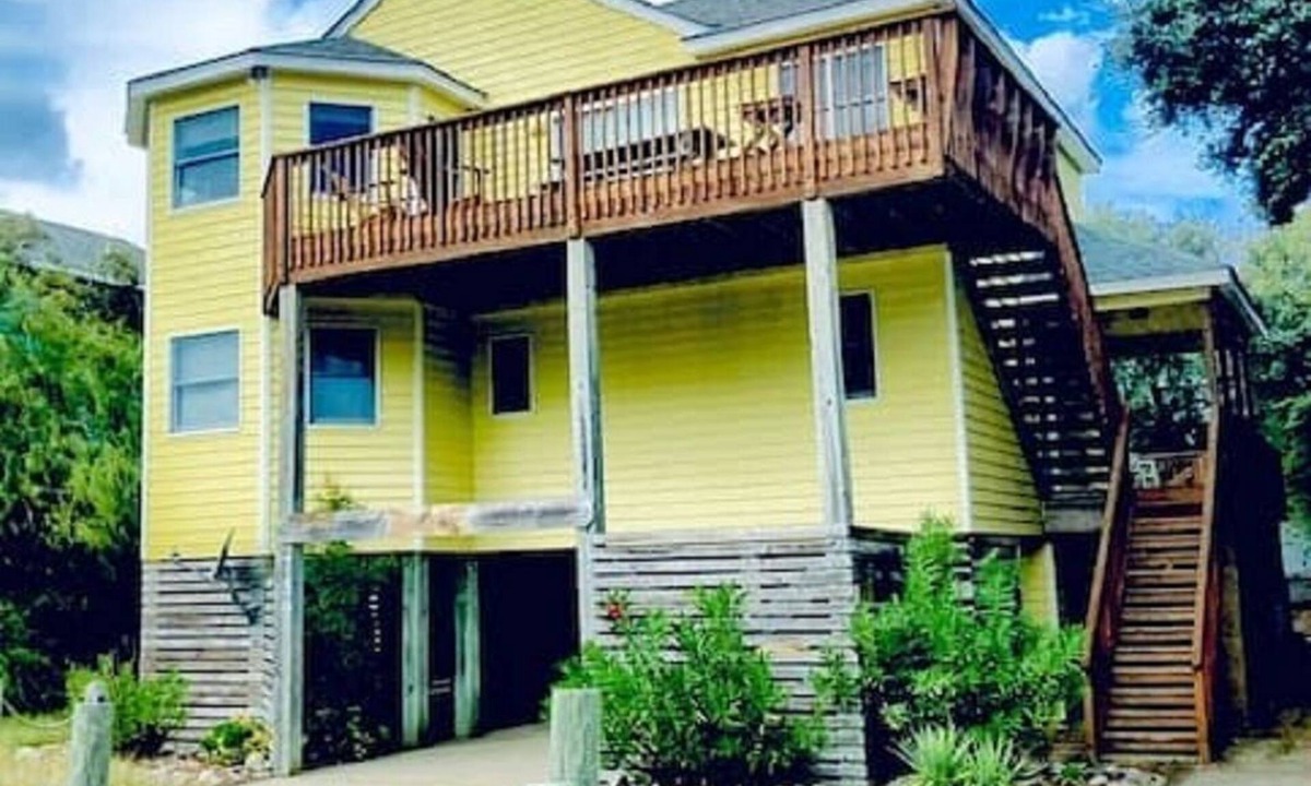 Ocean Sands House | Corolla Oceanside, pool, hot tub, trail walk to Lake, quick walk to beach!