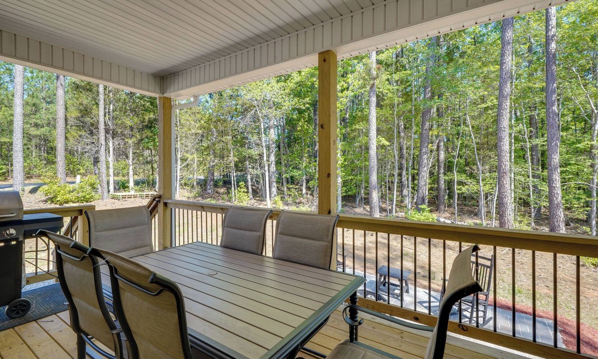 Macon House | Cottage 1 Mi to Lake Gaston Beach & Boat Launch