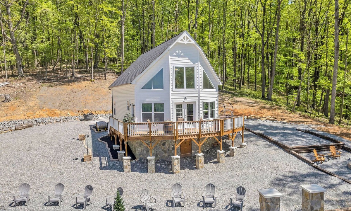 Arlington Cottage | Cottage on a Private Vineyard with Scenic Views and Hot Tub